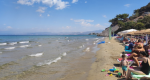 Güzelçamlı Plajı: Ege’nin Sessiz Cennet Kıyısı