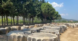 Claros Antik Kenti: Kehanetin ve Tarihin Büyülü Kapısı