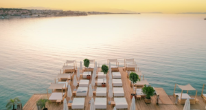 Çeşme Stage On The Beach: Eğlence ve Deniz Keyfinin Buluştuğu Nokta