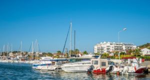 Çeşme Dalyan Yat Limanı: Lüks ve Doğanın Büyüleyici Buluşması