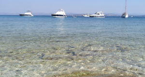 Çeşme Martı Plajı: Huzurun ve Doğanın Eşsiğz Buluşması