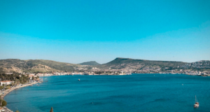 Foça Halk Plajı: Ege’nin Huzur Dolu Köşesi