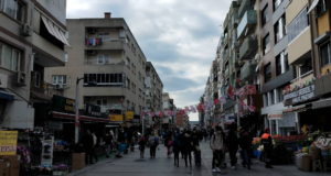 Bayraklı Sevgi Yolu: İzmir’in Kalbinde Bir Yaşam ve Kültür Merkezi