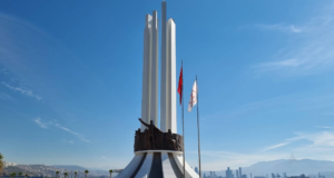 İzmir Atatürk Anıtı: Kordon’un Tarihi Simgesi