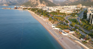 Konyaaltı Plajı: Akdeniz’in Mavisi