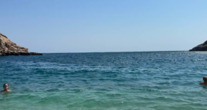 Beyaz Kaya Plajı: Doğanın Sessiz Bir Kaçamağı