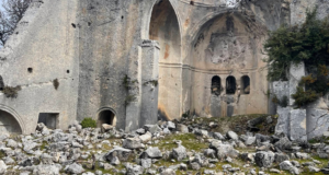 Arnabunda Hagia Sion Kilisesi: Tarihin Sessiz Tanığına Bir Yolculuk