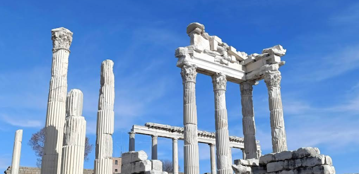 Akropolis: Tarihin Zirvesinde Bir Tatil Deneyimi