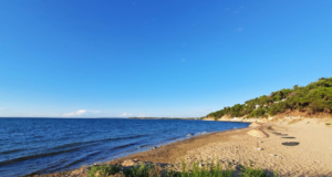 Güneştepe Plajı: Ege’nin Saklı Cennetlerinden Biri