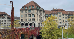 Giacometti-Halle: Zürih’in Renklerle Dans Eden Sanat Hazinesi