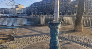 Berlinerbrunnen, Künstler unbekannt, 1987 – Zürih’te Sessiz Bir Sanat Mirası