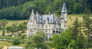 Schloss Wart: İsviçre’nin Gizemli Tarihine Açılan Kapı