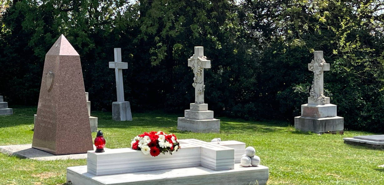 İstanbul’un Gürültüsü İçinde Saklı Bir Cennet Bahçesi: Haydarpaşa İngiliz Mezarlığı’na Tarihi Bir Yolculuk